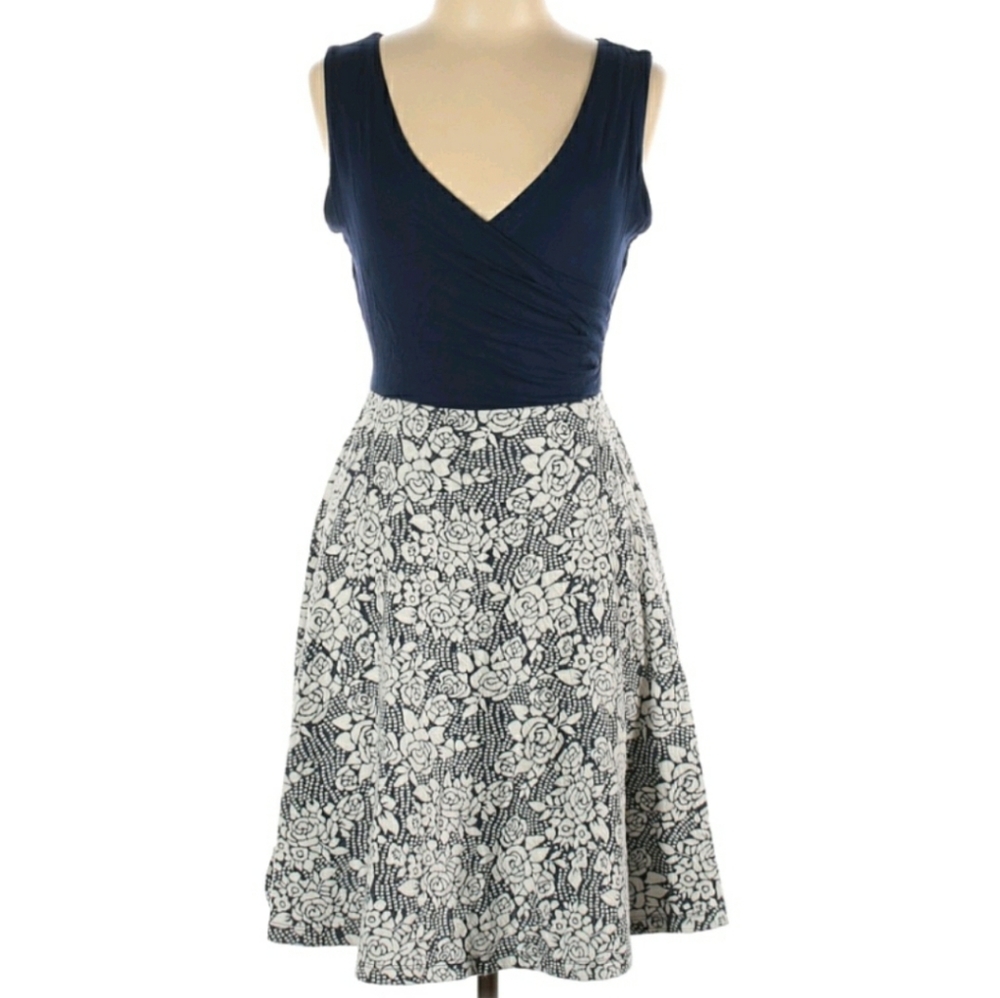 Hail3y:23 sleeveless navy dress